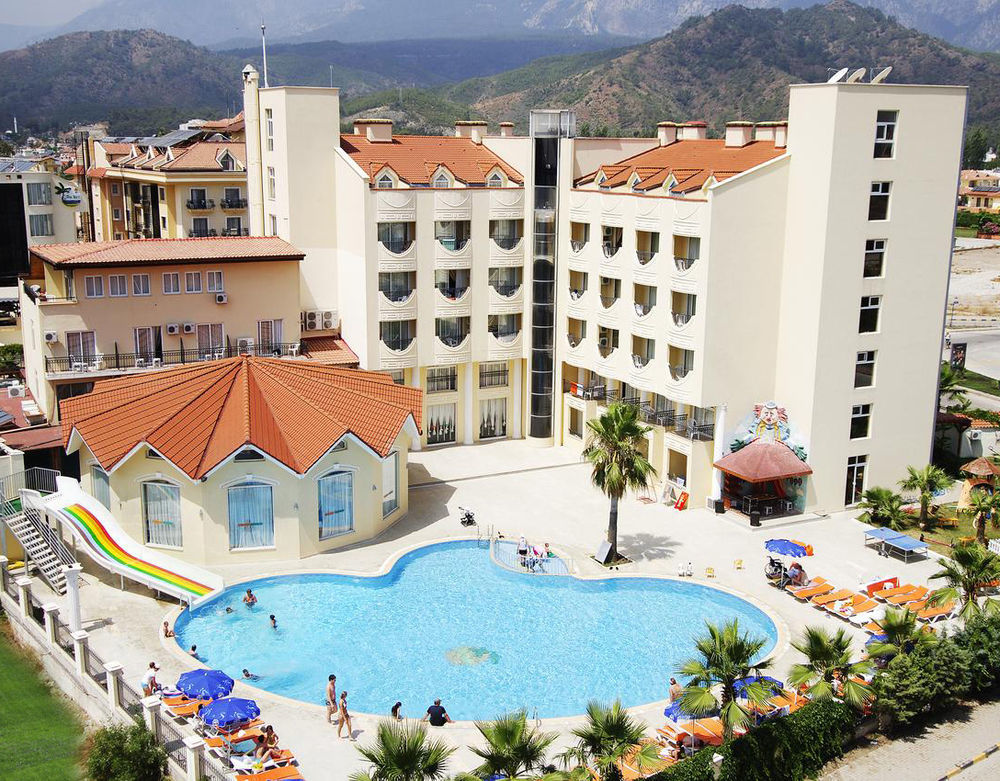 Larissa Inn เบลดิบี ภายนอก รูปภาพ