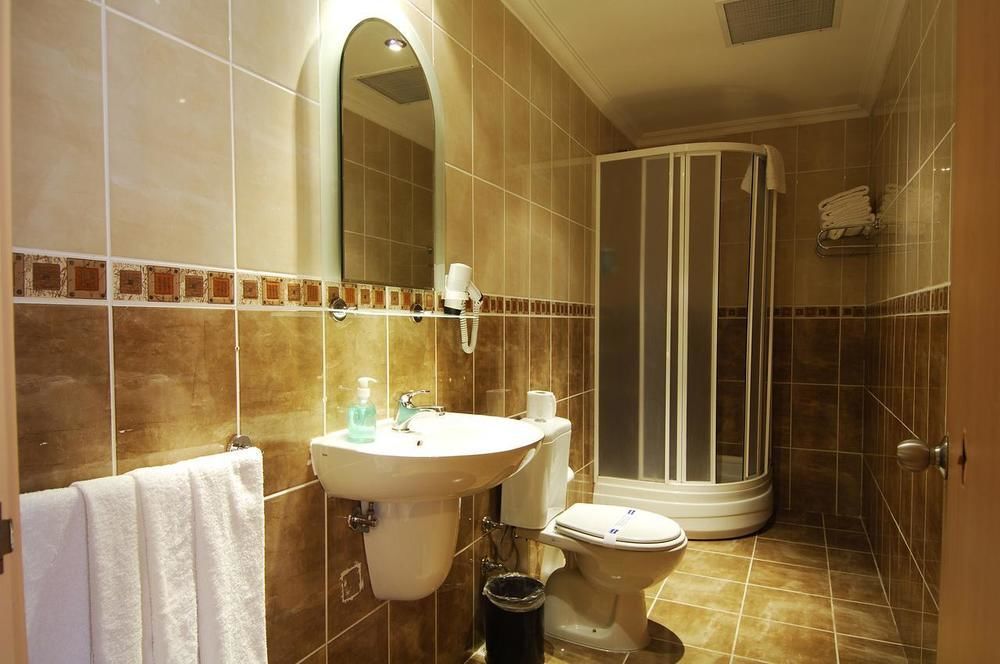 Larissa Inn เบลดิบี ภายนอก รูปภาพ