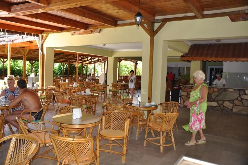 Larissa Inn เบลดิบี ภายนอก รูปภาพ