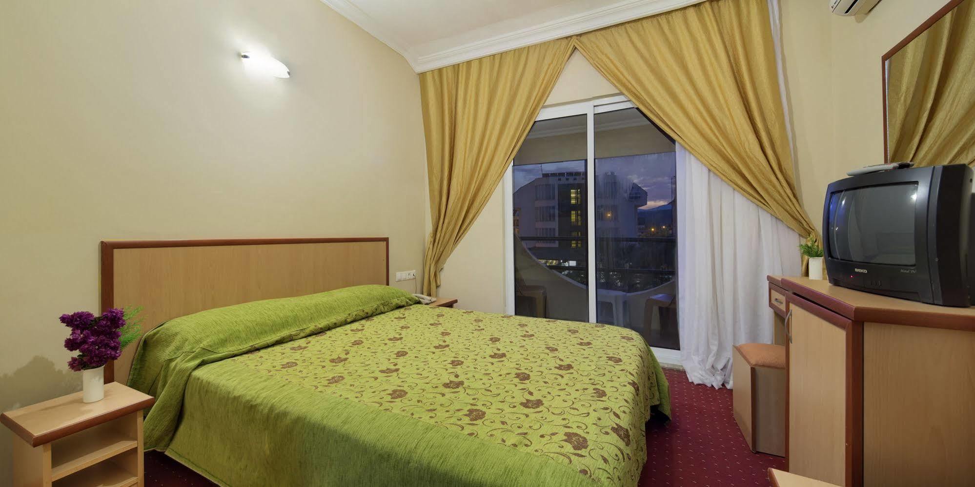 Larissa Inn เบลดิบี ภายนอก รูปภาพ